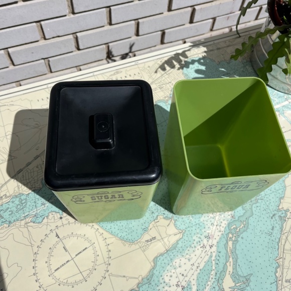 Vintage 70s Beacon Sugar and Flour Avocado Green Canister Set - Picture 4 of 8